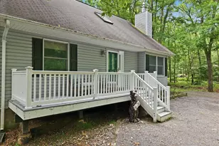 117 Franklin Dr, Hawley, PA 18428 - Photo 3