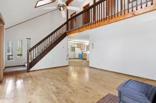 101 Hemlock Point Ct, Hawley, PA 18428 - Photo 5