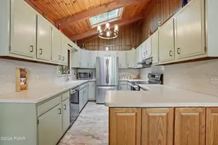 106 Lincoln Dr, Lords Valley, PA 18428 - Photo 9