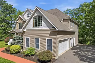 111 Highland Ln, Hawley, PA 18428 - Photo 3