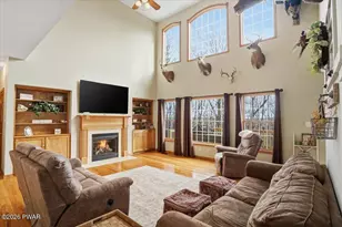 111 Highland Ln, Hawley, PA 18428 - Photo 17
