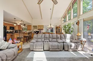 110 Cottontail Ct, Lackawaxen, PA 18435 - Photo 3