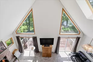 129 Cherry Point Cir, Canadensis, PA 18325 - Photo 15