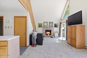 129 Cherry Point Cir, Canadensis, PA 18325 - Photo 11