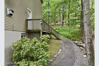 111 Grasshopper Lane, Greentown, PA 18426 - Photo 5