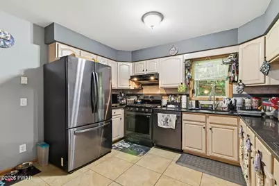 111 Grasshopper Lane, Greentown, PA 18426 - Photo 13