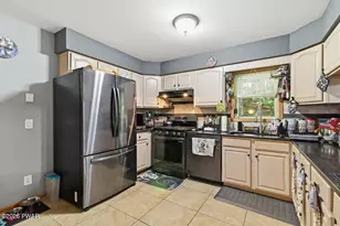 111 Grasshopper Ln, Greentown, PA 18426 - Photo 13