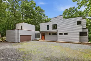 128 Broadmoor Dr, Hawley, PA 18428 - Photo 3