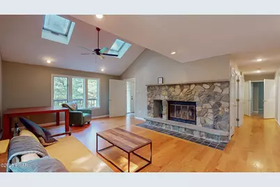 128 Shawnee Drive, Milford, PA 18337 - Photo 9