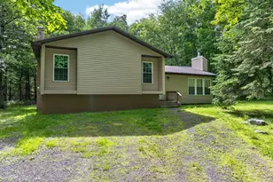 182 Southwynd Dr, Milford, PA 18337 - Photo 1