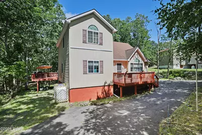 155 Wellington Way, Bushkill, PA 18324 - Photo 1