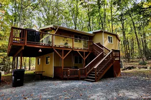 105 Bluestone Dr, Hawley, PA 18428 - Photo 1