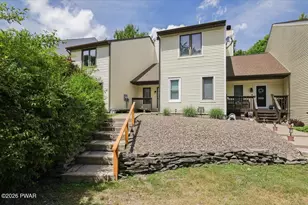 508 Crest Dr, Hawley, PA 18428 - Photo 1