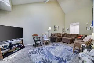 508 Crest Dr, Hawley, PA 18428 - Photo 11