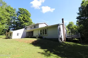 131B Hilltop Rd, Newfoundland, PA 18445 - Photo 9