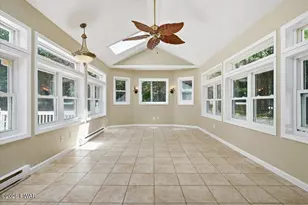 18 Holiday Dr, Hawley, PA 18428 - Photo 15