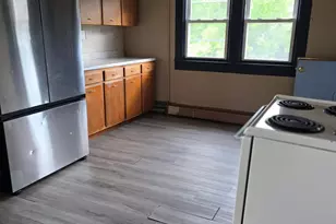 142 Center St, Waymart, PA 18472 - Photo 9