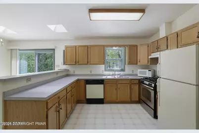 140 Whippoorwill Drive, Bushkill, PA 18324 - Photo 7
