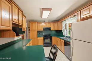 1044 Bartonsville Woods Rd, Stroudsburg, PA 18360 - Photo 15