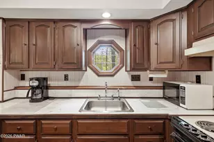 1004 Woodstone Rd, Newfoundland, PA 18445 - Photo 17