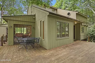 1004 Woodstone Rd, Newfoundland, PA 18445 - Photo 5