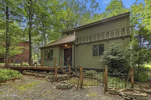 1004 Woodstone Rd, Newfoundland, PA 18445 - Photo 3