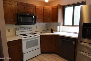804 Wagoner Pl, Hawley, PA 18428 - Photo 13