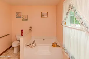 246 Water Forest Dr, Dingmans Ferry, PA 18328 - Photo 15