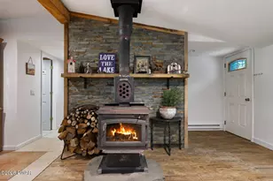 110 E Shore Dr, Hawley, PA 18428 - Photo 9