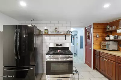 110 E Shore Drive, Hawley, PA 18428 - Photo 15