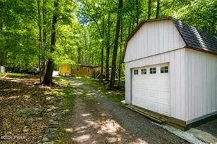 110 E Shore Dr, Hawley, PA 18428 - Photo 7