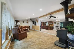 110 E Shore Dr, Hawley, PA 18428 - Photo 11