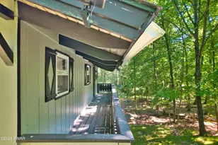 326 Gold Finch Rd, Bushkill, PA 18324 - Photo 35
