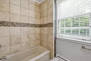 161 Fawnwood Dr, Greentown, PA 18426 - Photo 17