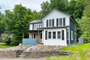 207 Highland St, Hawley, PA 18428 - Photo 1