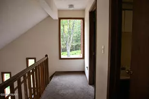 1042 Maplewood Dr, Newfoundland, PA 18445 - Photo 17
