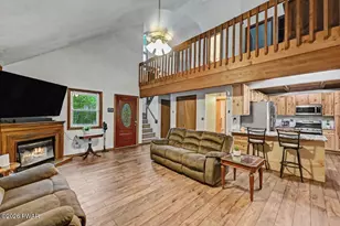 141 Paper Birch S, Tafton, PA 18464 - Photo 13