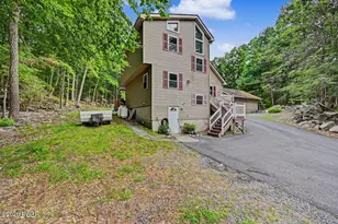 141 Paper Birch S, Tafton, PA 18464 - Photo 9