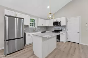 515 Hummingbird Ct, Bushkill, PA 18324 - Photo 9
