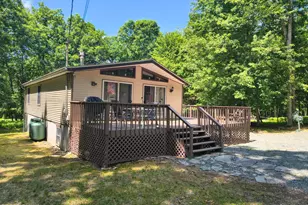 106 Pine Pl, Hawley, PA 18428 - Photo 5