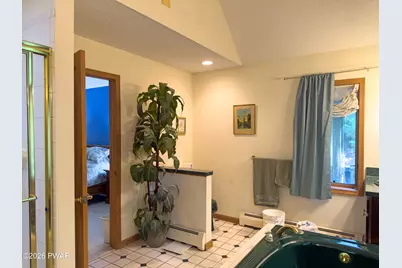 147 N Evergreen Drive, Greentown, PA 18426 - Photo 51