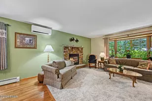 1079 Indian Dr, Lake Ariel, PA 18436 - Photo 9