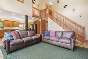 262 Laurel Ln, Greentown, PA 18426 - Photo 9