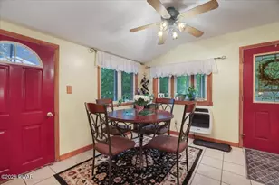 104 Broadmoor Dr, Lords Valley, PA 18428 - Photo 3