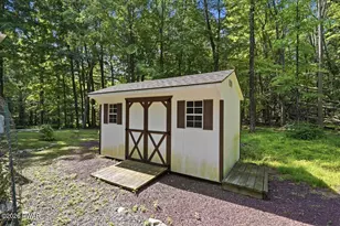 1159 Pocono Mountain Lake Dr, Bushkill, PA 18324 - Photo 45