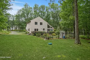 3176 Bluebird Dr, Bushkill, PA 18324 - Photo 31