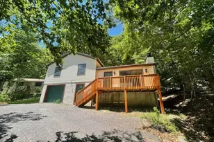 128 St Andrews Dr, Bushkill, PA 18324 - Photo 1