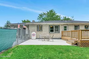 604 Circle Dr, Roaring Brook Township, PA 18444 - Photo 21