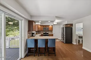 1212 N Whittaker Dr, Bushkill, PA 18324 - Photo 5