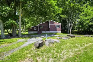 4774 Pine Ridge Dr W, Bushkill, PA 18324 - Photo 19